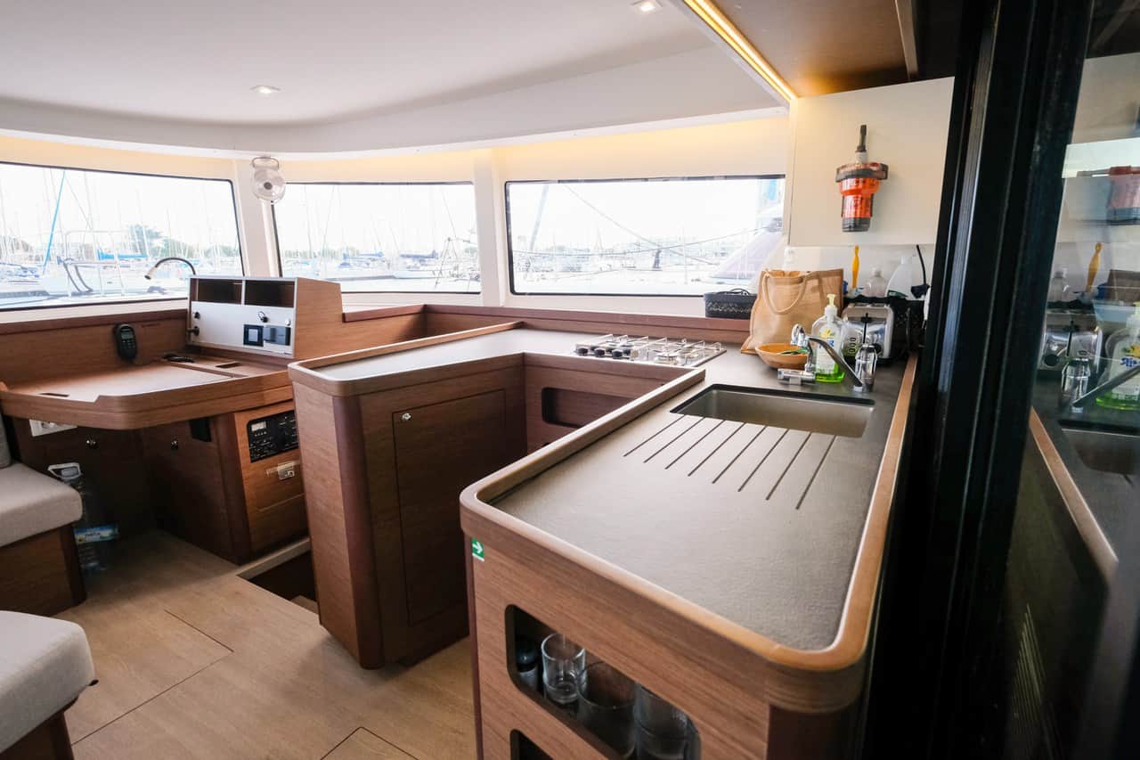 Lagoon 42 - 4 cab. "White Chadal" - Photo 15