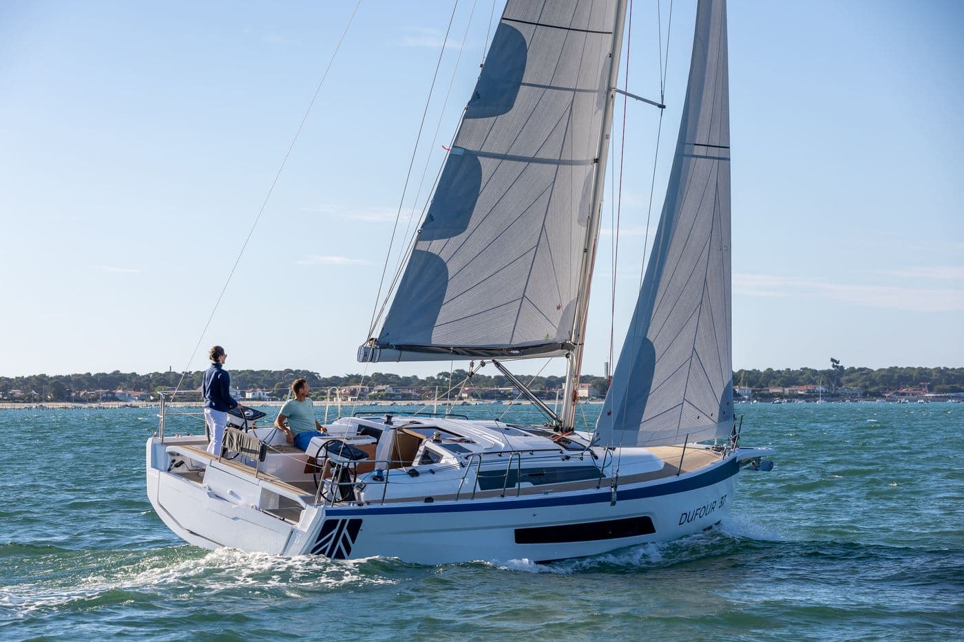 Dufour 37 - 2 cab. "Skyline"